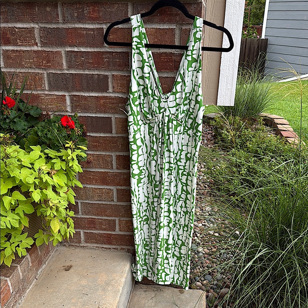 Harold's Ladies 10 Green and White Backless Midi Dress